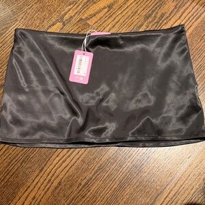 Edikted black satin skort size M brand new with tags
